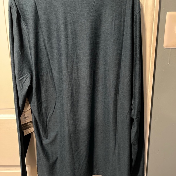 Vuori - Strato Tech Long Sleeve Tee - Navy Heather - Picture 2 of 7